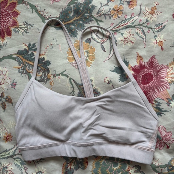 Lululemon flow Y bra size 4 EUC - Picture 1 of 4